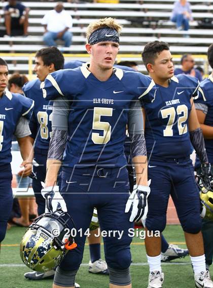 Thumbnail 2 in Elk Grove vs. Damonte Ranch (2014 Honor Bowl - NorCal) photogallery.