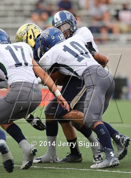 Thumbnail 2 in Elk Grove vs. Damonte Ranch (2014 Honor Bowl - NorCal) photogallery.