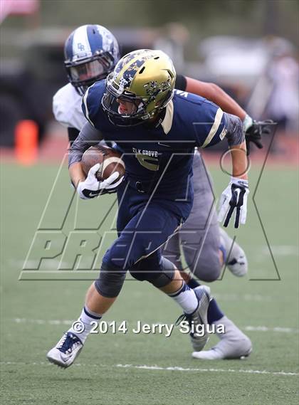 Thumbnail 1 in Elk Grove vs. Damonte Ranch (2014 Honor Bowl - NorCal) photogallery.