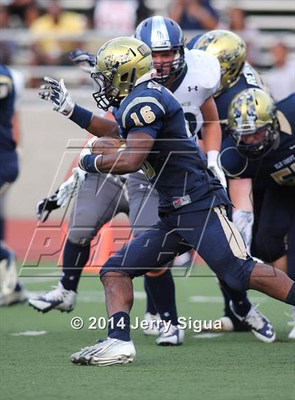 Thumbnail 2 in Elk Grove vs. Damonte Ranch (2014 Honor Bowl - NorCal) photogallery.