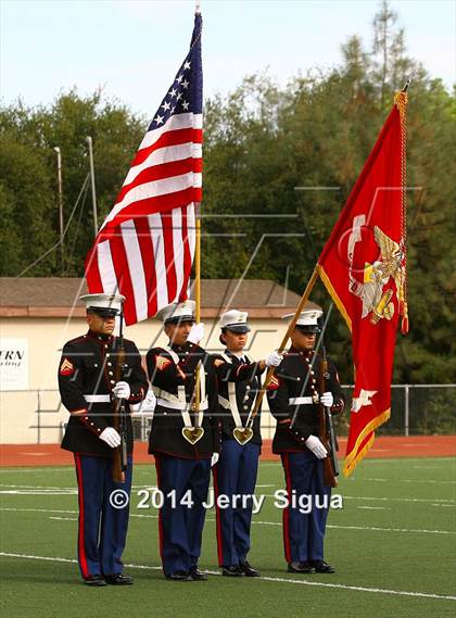 Thumbnail 2 in Elk Grove vs. Damonte Ranch (2014 Honor Bowl - NorCal) photogallery.
