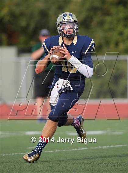 Thumbnail 2 in Elk Grove vs. Damonte Ranch (2014 Honor Bowl - NorCal) photogallery.