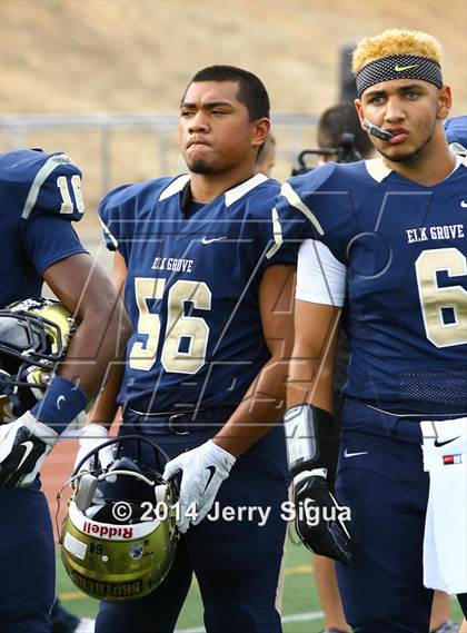 Thumbnail 3 in Elk Grove vs. Damonte Ranch (2014 Honor Bowl - NorCal) photogallery.