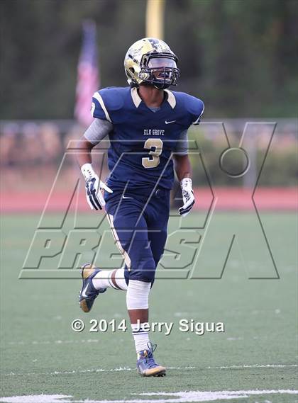 Thumbnail 2 in Elk Grove vs. Damonte Ranch (2014 Honor Bowl - NorCal) photogallery.