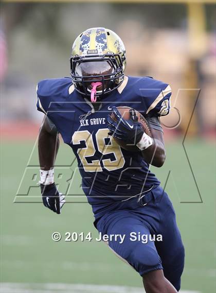 Thumbnail 3 in Elk Grove vs. Damonte Ranch (2014 Honor Bowl - NorCal) photogallery.