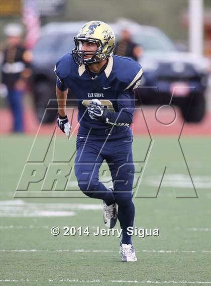 Thumbnail 2 in Elk Grove vs. Damonte Ranch (2014 Honor Bowl - NorCal) photogallery.