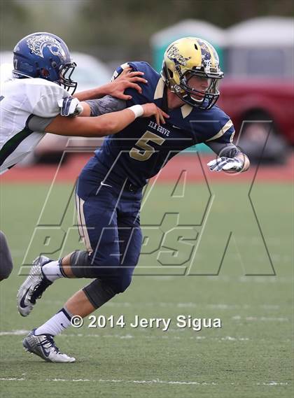 Thumbnail 1 in Elk Grove vs. Damonte Ranch (2014 Honor Bowl - NorCal) photogallery.