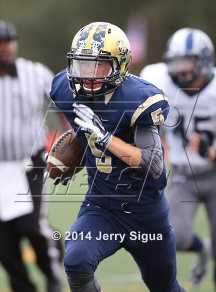Thumbnail 1 in Elk Grove vs. Damonte Ranch (2014 Honor Bowl - NorCal) photogallery.
