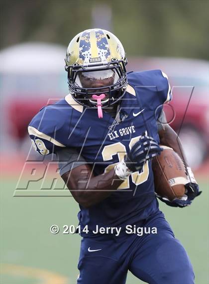 Thumbnail 2 in Elk Grove vs. Damonte Ranch (2014 Honor Bowl - NorCal) photogallery.