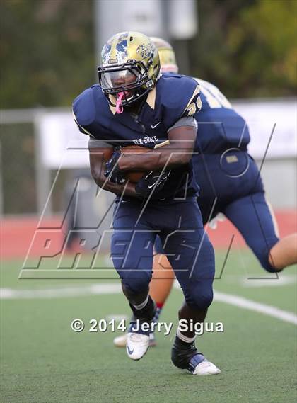 Thumbnail 1 in Elk Grove vs. Damonte Ranch (2014 Honor Bowl - NorCal) photogallery.