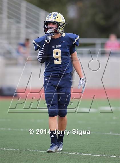 Thumbnail 2 in Elk Grove vs. Damonte Ranch (2014 Honor Bowl - NorCal) photogallery.