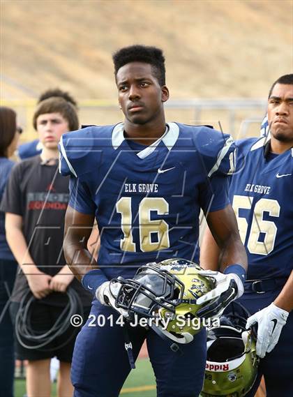 Thumbnail 2 in Elk Grove vs. Damonte Ranch (2014 Honor Bowl - NorCal) photogallery.