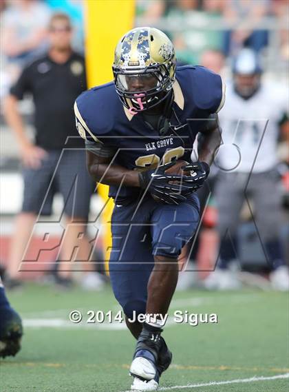 Thumbnail 1 in Elk Grove vs. Damonte Ranch (2014 Honor Bowl - NorCal) photogallery.