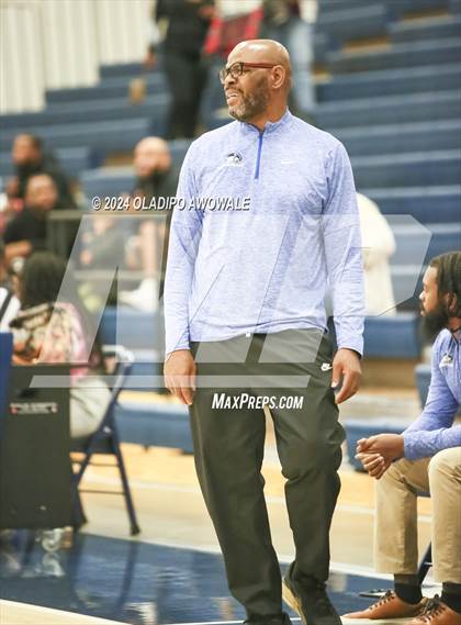 Thumbnail 2 in Grand Prairie vs. Rowlett (Denton Ryan Holiday Showcase) photogallery.