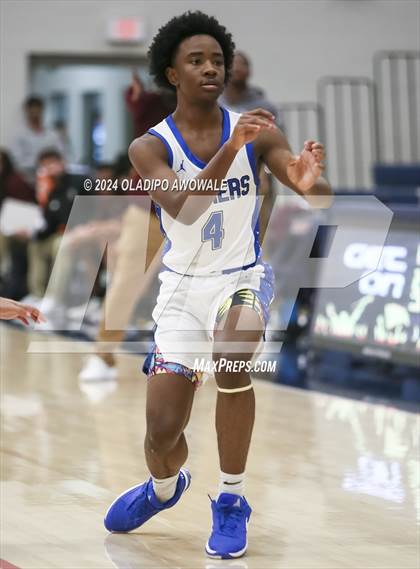 Thumbnail 2 in Grand Prairie vs. Rowlett (Denton Ryan Holiday Showcase) photogallery.