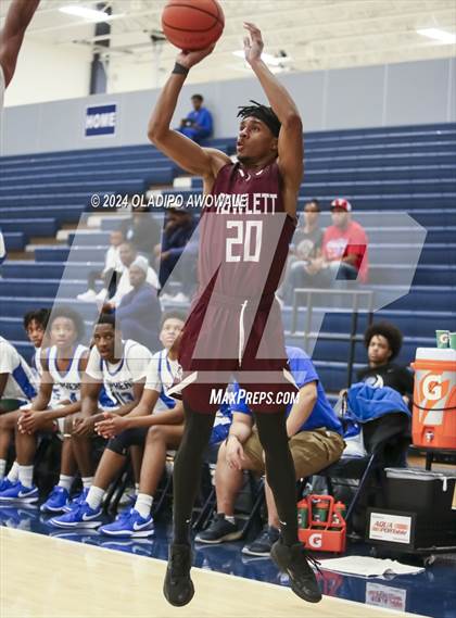 Thumbnail 1 in Grand Prairie vs. Rowlett (Denton Ryan Holiday Showcase) photogallery.
