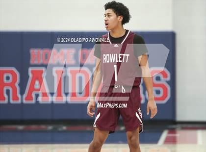 Thumbnail 2 in Grand Prairie vs. Rowlett (Denton Ryan Holiday Showcase) photogallery.