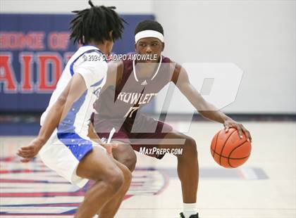 Thumbnail 2 in Grand Prairie vs. Rowlett (Denton Ryan Holiday Showcase) photogallery.