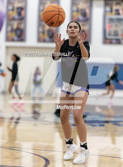 Thumbnail 1 in Saugus @ Valencia photogallery.