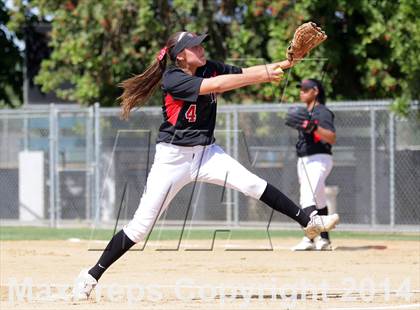 Thumbnail 3 in Harvard-Westlake @ Notre Dame photogallery.