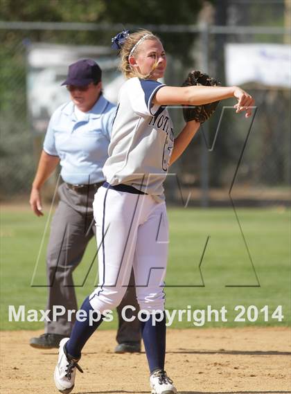 Thumbnail 3 in Harvard-Westlake @ Notre Dame photogallery.