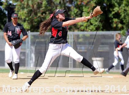 Thumbnail 2 in Harvard-Westlake @ Notre Dame photogallery.