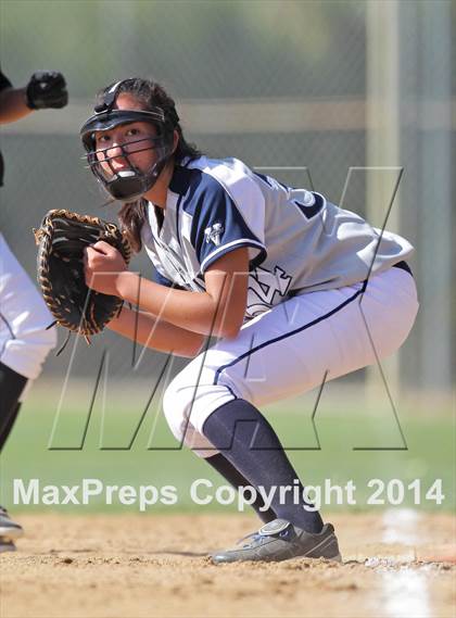 Thumbnail 3 in Harvard-Westlake @ Notre Dame photogallery.