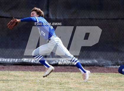 Thumbnail 1 in Sugar-Salem vs. Emmett photogallery.