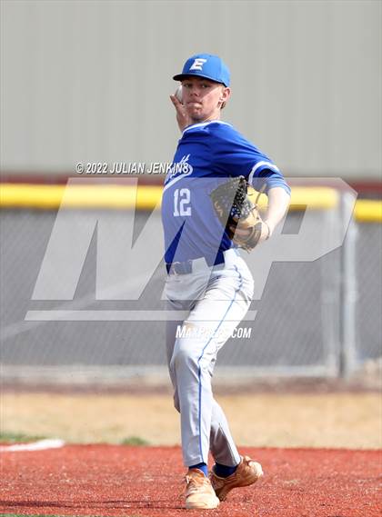 Thumbnail 1 in Sugar-Salem vs. Emmett photogallery.