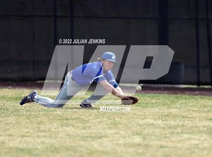 Thumbnail 1 in Sugar-Salem vs. Emmett photogallery.