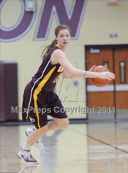 Thumbnail 3 in Christ the King vs. St. Mary's (Nike Tournament of Champions) photogallery.