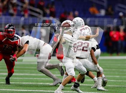 Thumbnail 2 in Flour Bluff vs. Wagner (UIL 5A Regional Playoff) photogallery.