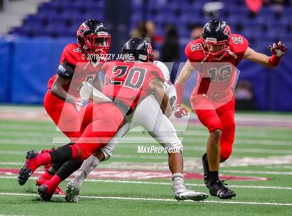 Thumbnail 3 in Flour Bluff vs. Wagner (UIL 5A Regional Playoff) photogallery.