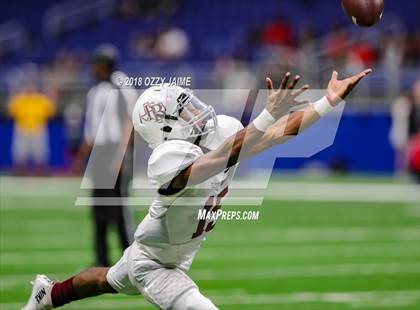 Thumbnail 2 in Flour Bluff vs. Wagner (UIL 5A Regional Playoff) photogallery.