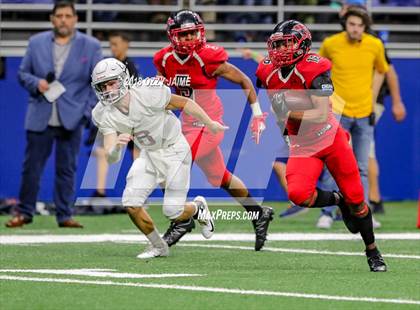 Thumbnail 3 in Flour Bluff vs. Wagner (UIL 5A Regional Playoff) photogallery.