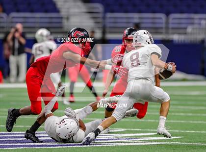 Thumbnail 2 in Flour Bluff vs. Wagner (UIL 5A Regional Playoff) photogallery.