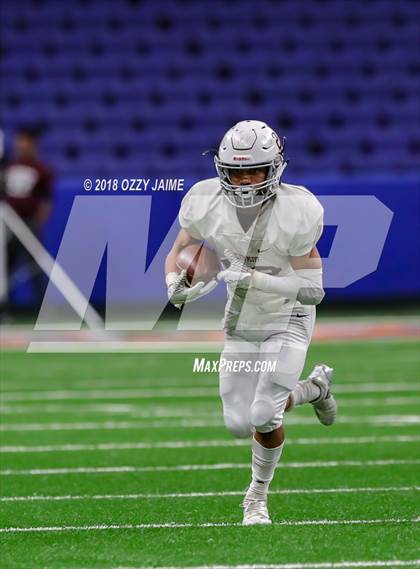 Thumbnail 1 in Flour Bluff vs. Wagner (UIL 5A Regional Playoff) photogallery.