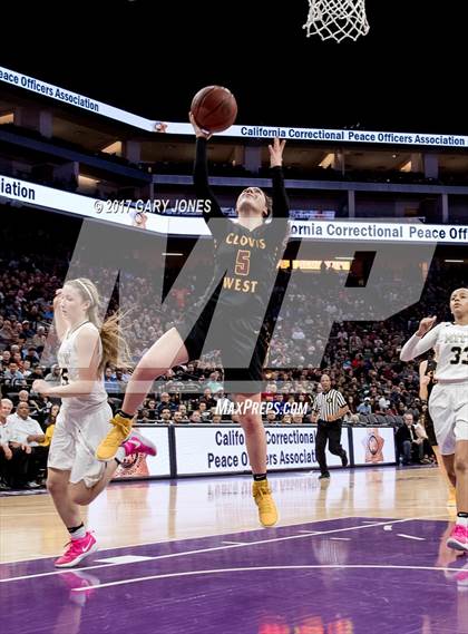 Thumbnail 3 in Clovis West vs Archbishop Mitty (CIF State Open Final) photogallery.