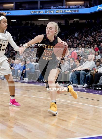 Thumbnail 3 in Clovis West vs Archbishop Mitty (CIF State Open Final) photogallery.