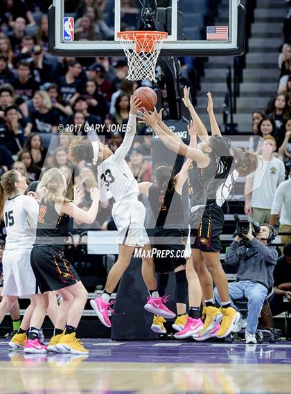 Thumbnail 3 in Clovis West vs Archbishop Mitty (CIF State Open Final) photogallery.