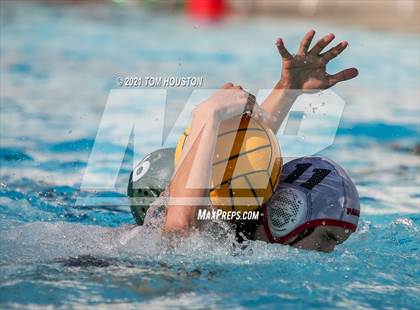 Thumbnail 2 in Monrovia vs Pasadena photogallery.