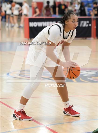 Thumbnail 2 in Fairmont Prep vs. Long Island Lutheran (Nike Tournament of Champions) photogallery.