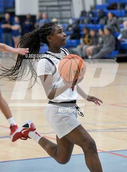 Thumbnail 3 in Fairmont Prep vs. Long Island Lutheran (Nike Tournament of Champions) photogallery.