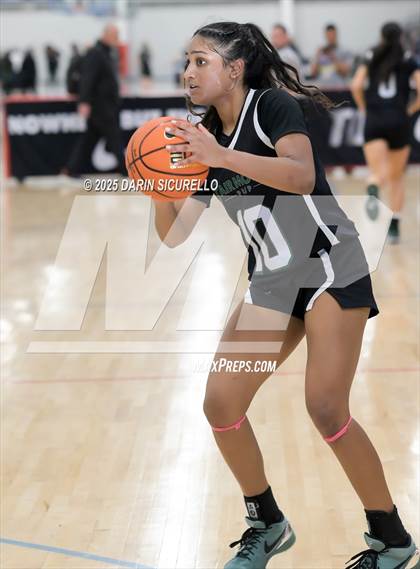 Thumbnail 2 in Fairmont Prep vs. Long Island Lutheran (Nike Tournament of Champions) photogallery.