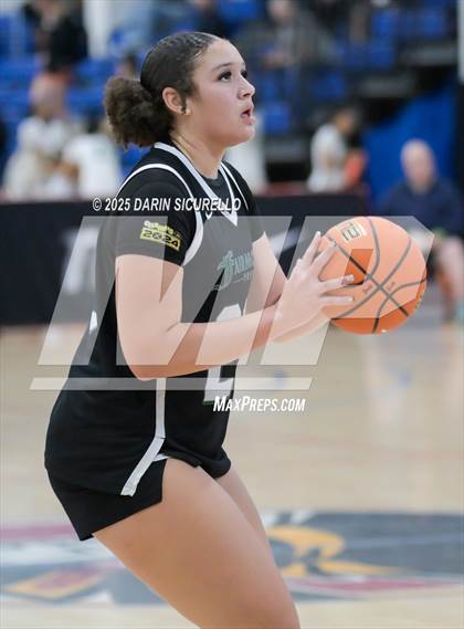 Thumbnail 3 in Fairmont Prep vs. Long Island Lutheran (Nike Tournament of Champions) photogallery.