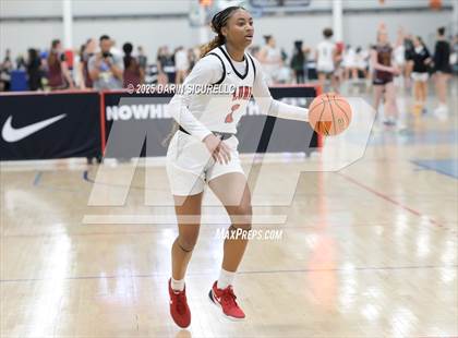 Thumbnail 1 in Fairmont Prep vs. Long Island Lutheran (Nike Tournament of Champions) photogallery.