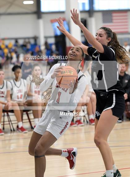 Thumbnail 3 in Fairmont Prep vs. Long Island Lutheran (Nike Tournament of Champions) photogallery.