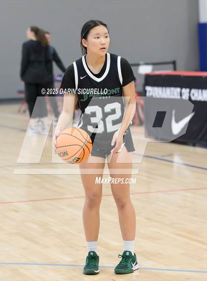 Thumbnail 2 in Fairmont Prep vs. Long Island Lutheran (Nike Tournament of Champions) photogallery.