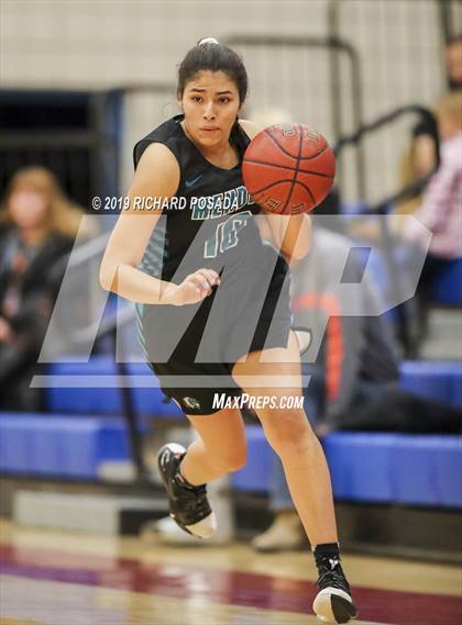 Thumbnail 3 in Mendota vs. Kingsburg (Selma Shoot-Out Tournament) photogallery.