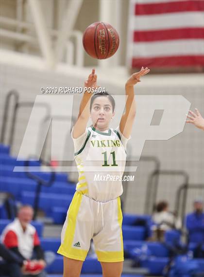 Thumbnail 3 in Mendota vs. Kingsburg (Selma Shoot-Out Tournament) photogallery.